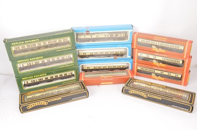 Lot 291 - Hornby Replica Airfix 00 gauge Coaches chocolate /cream in original boxes (12)