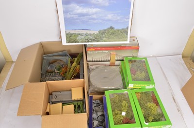Lot 318 - Hornby and other  00/H0 gauge Railway structures  scenic mats and materials (qty)