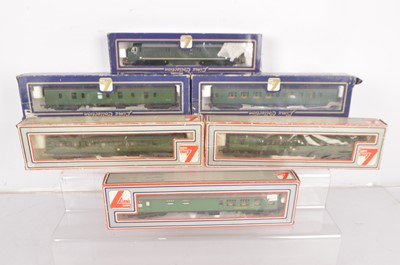 Lot 332 - Lima 00 gauge Diesel  Locomotives and coaches BR Green livery (6)