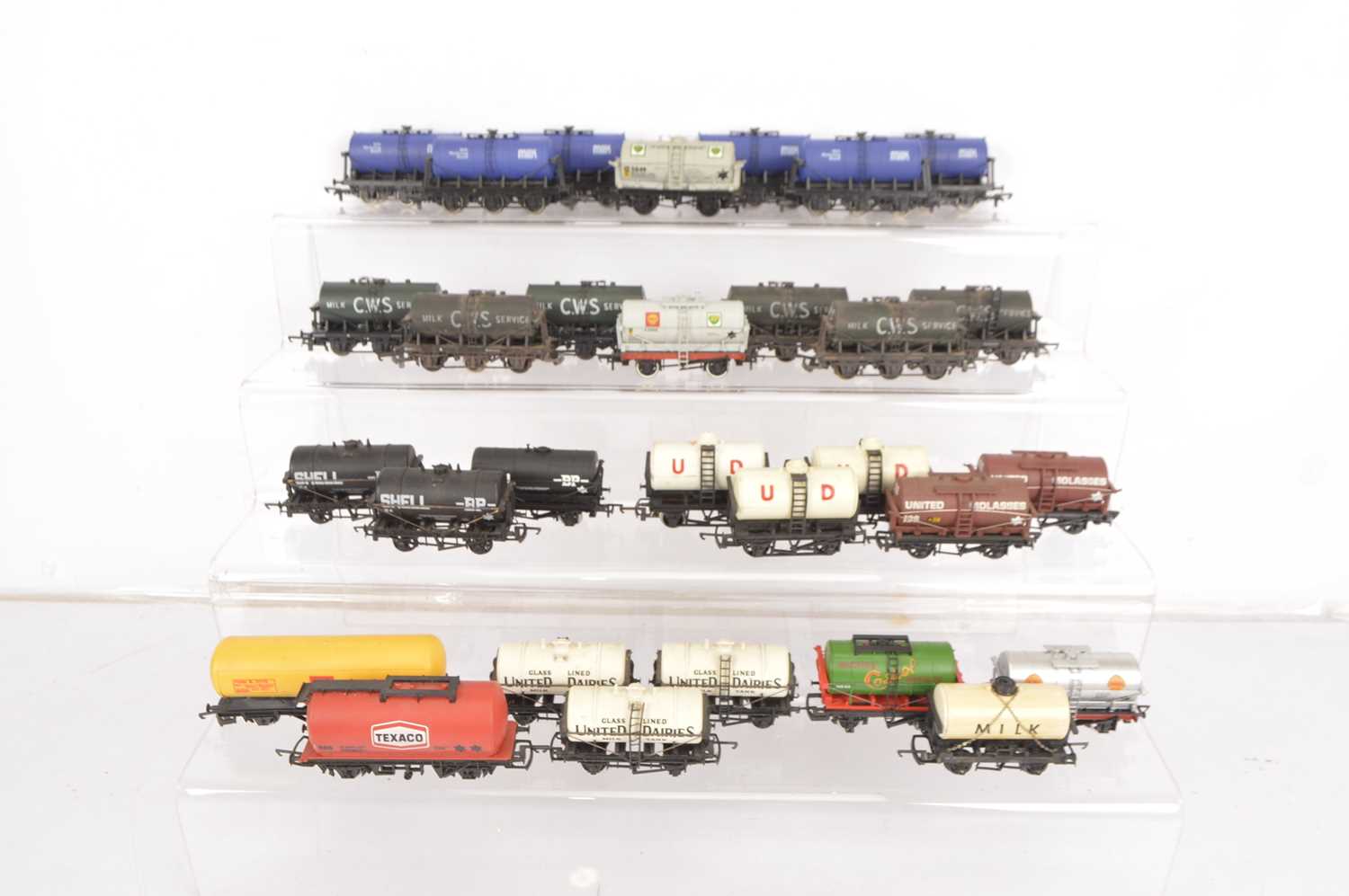 Lot 334 - Hornby Dapol Bachmann and other 00 gauge