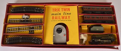 Lot 343 - Trix Twin mainline passenger train set in original box 00 gauge (1)