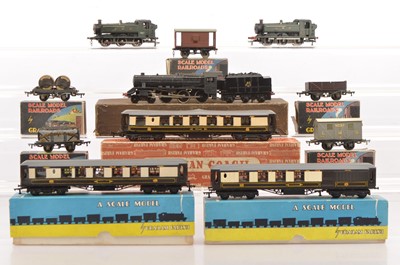 Lot 360 - Graham Farish 00 Gauge Locomotive Pullman Coaches and Rolling Stock and Hugar Station and Engine Shed (14)