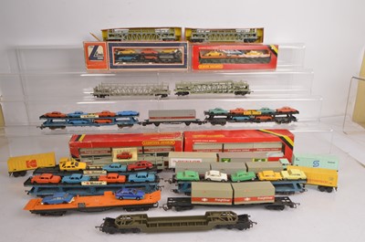 Lot 367 - Hornby Lima Tri-ang   00 gauge Container and Car carrying wagons  (20)