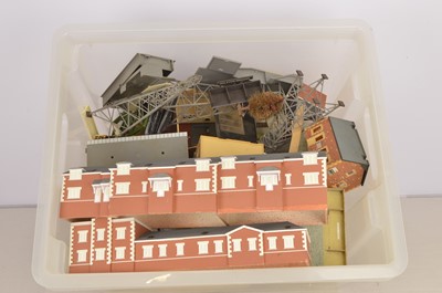 Lot 384 - Numerous Buildings and accessories by Hornby Superquick and others  00/H0 gauge (qty)