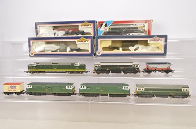 Lot 387 - Hornby Bachmann Lima 00 gauge Diesel Locomotives and Freight wagons (12)