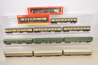 Lot 388 - Hornby Bachmann Tri-ang 00 gauge Steam Locomotive and Carriages (12)