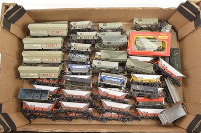 Lot 394 - Hornby Tri-ang Lima Mainline 00 gauge four wheel and Bogie hopper wagons (63)