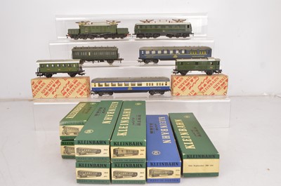 Lot 407 - Kleinbahnn pre 1970 HO Gauge Electric Co-Co Twin Pantograph Locomotives and Passenger and Goods Rolling Stock (14)