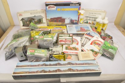 Lot 423 - Unbuilt plastic Building Kits for H0/00 gauge with scatter materials foliage and other accessories in original boxes (qty)