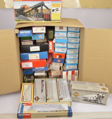 Lot 425 - Large collection of US Outline H0 gauge Original Rolling Stock boxes with 00 gauge modelling parts and accessories  (qty)