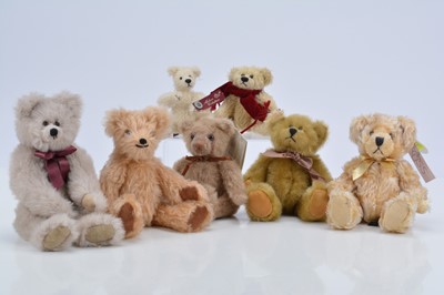 Lot 105 - Seven small collectors teddy bears