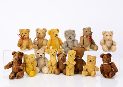 Lot 145 - Fifteen small German post-war pin-jointed teddy bears