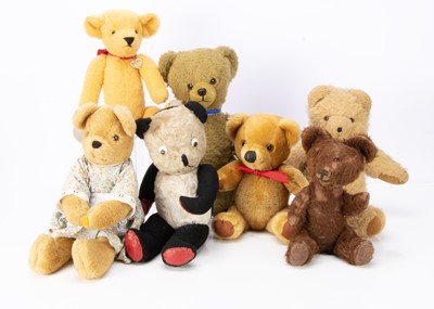 Lot 158 - Seven vintage manufactured teddy bears