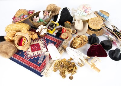 Lot 190 - A large quantity of dolls accessories