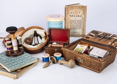 Lot 286 - A collection of sewing/needle craft items