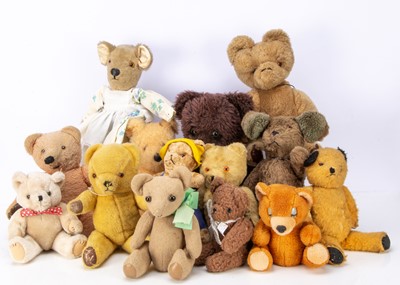 Lot 315 - Thirteen vintage teddy bears