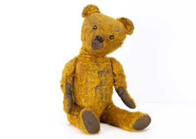 Lot 323 - A 1930/40s English teddy bear.