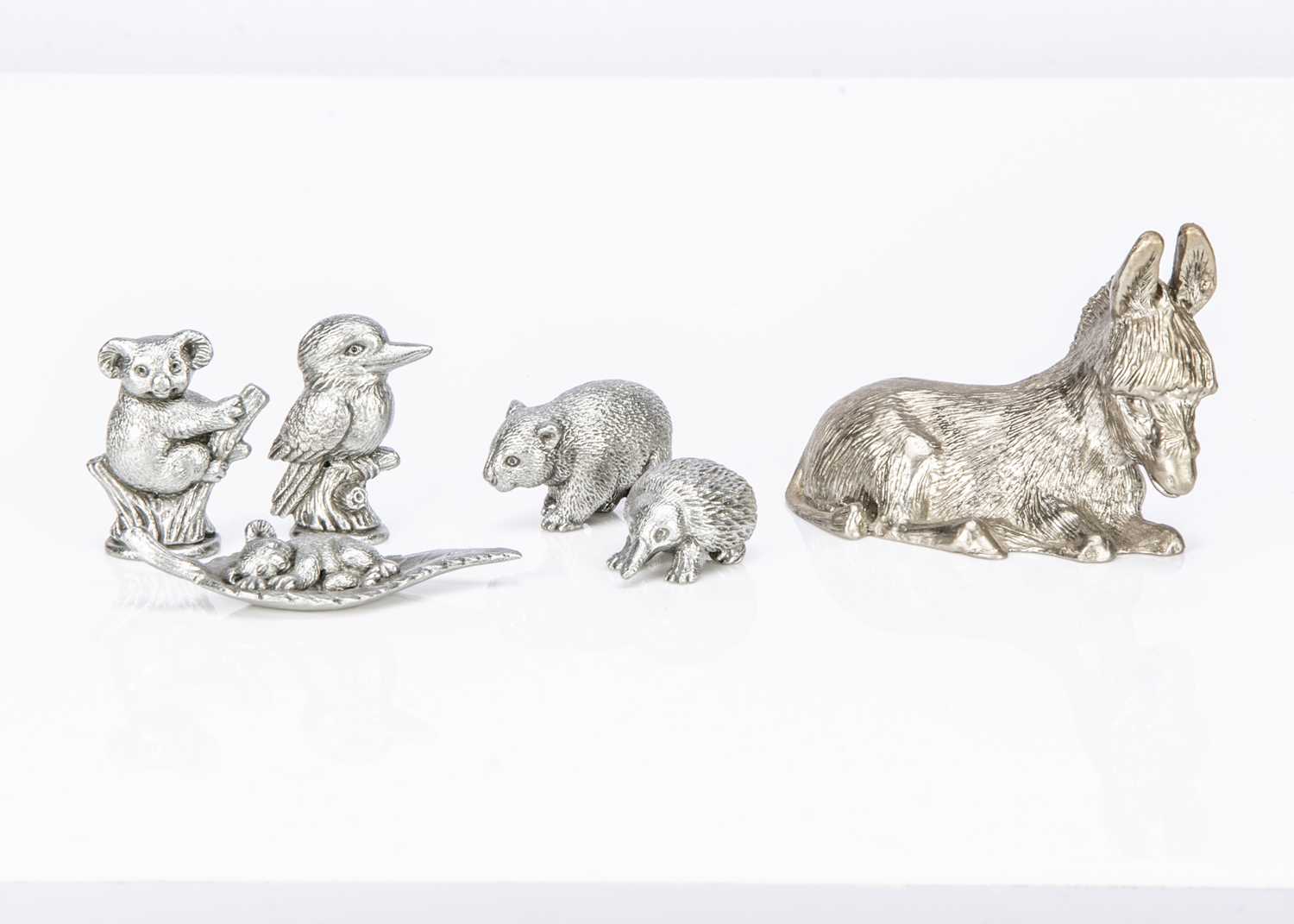 Lot 361 - Six Hantel Miniature animals