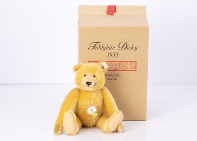 Lot 370 - A Steiff limited edition Dicky replica 1935 teddy bear