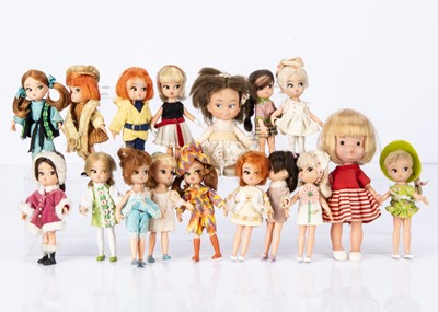 Lot 377 - A quantity of small vintage dolls