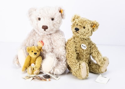 Lot 462 - Three Steiff yellow tag teddy bears