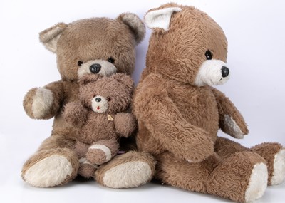 Lot 488 - Three Lefray teddy bears