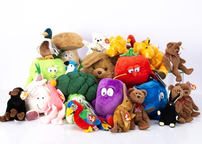 Lot 507 - A quantity of soft toys