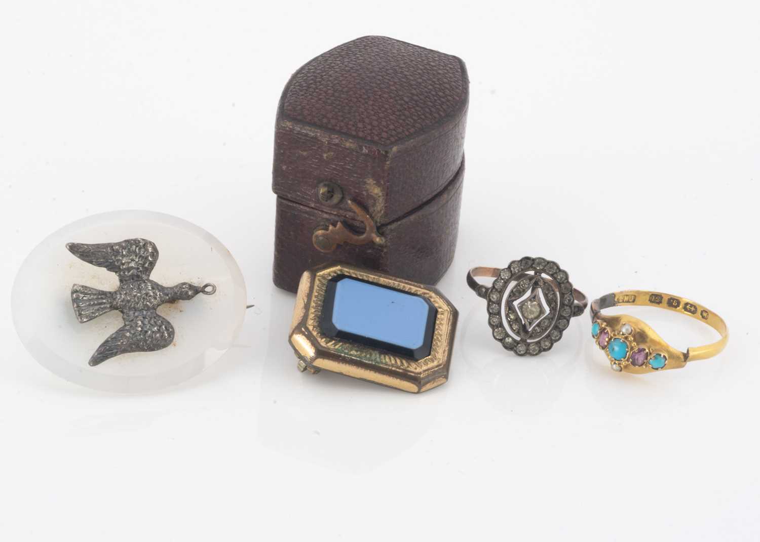 Lot 22 - A small collection of 19th century jewels