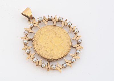 Lot 42 - A French 20 Franc 'Rooster' gold coin pendant