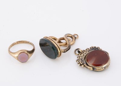 Lot 88 - A silver gilt bloodstone and agate swivel fob