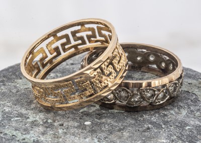 Lot 192 - An 18ct gold Greek Key dress ring