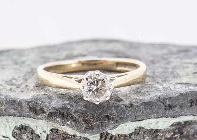 Lot 209 - An 18ct gold diamond solitaire