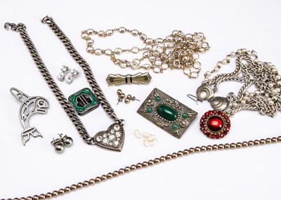 Lot 221 - A small collection of silver and costume jewels