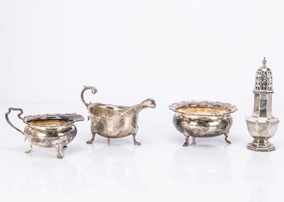 Lot 269 - Four George V and later silver items