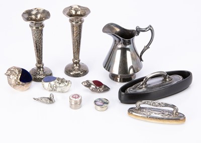 Lot 304 - A small group of silver and silver plate