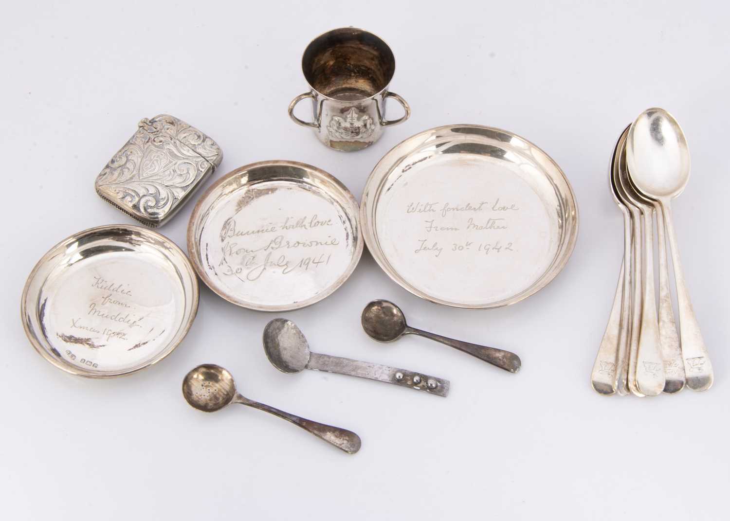 Lot 315 - A small group of Victorian and 20th century silver items