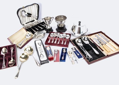Lot 331 - A collection of silver plated cutlery