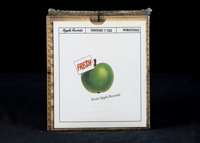 Lot 324 - Apple Label Box Set