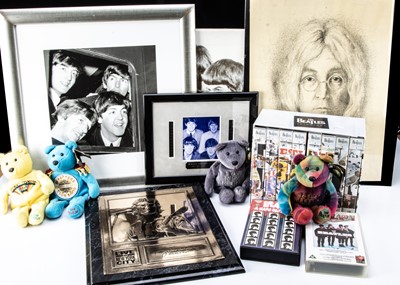 Lot 439 - Beatles Memorabilia