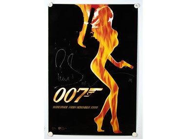 Lot 498 - James Bond / The World Is Not Enough One Sheet poster / Signed
