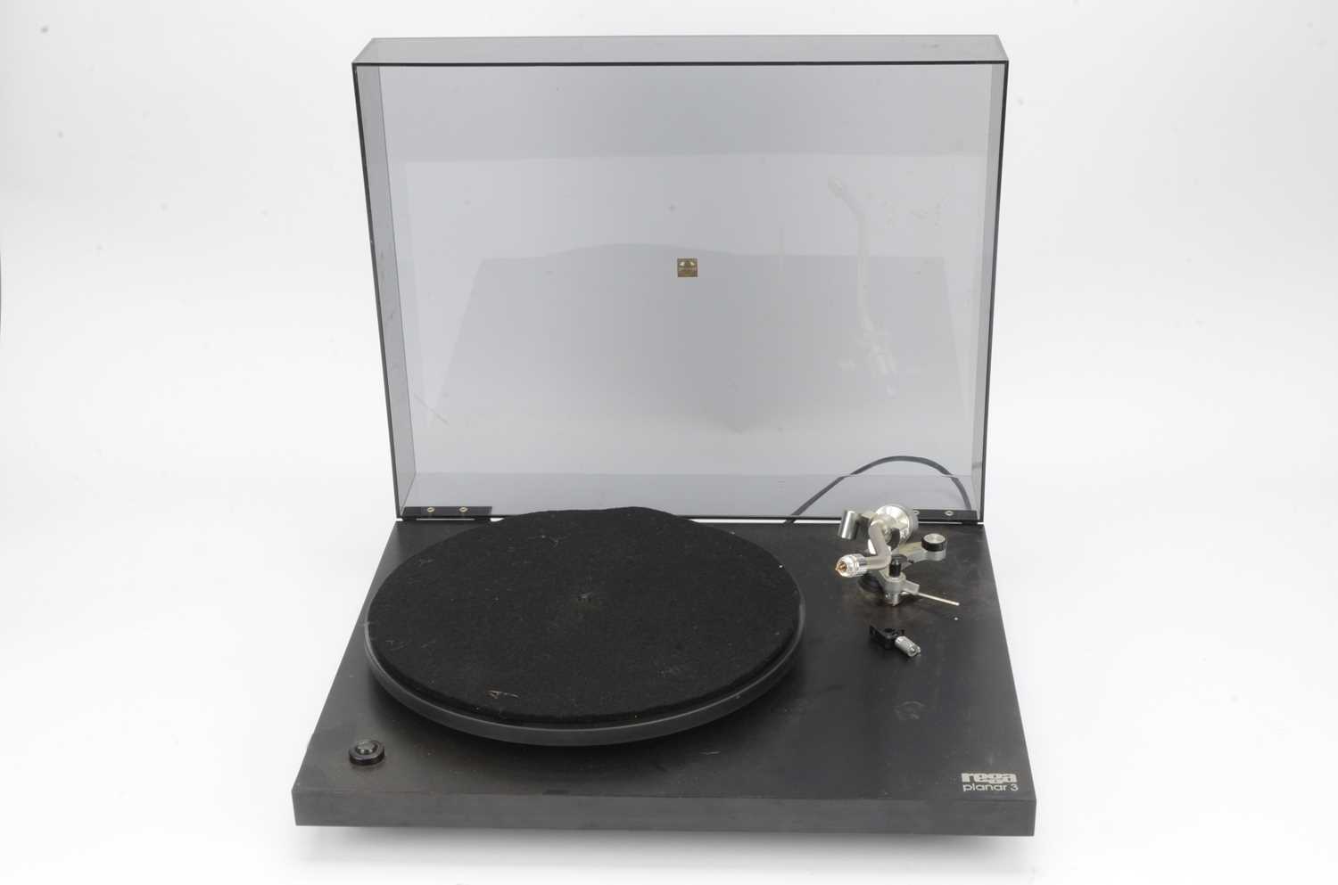 Lot 607 - Rega Planer 3 Turntable