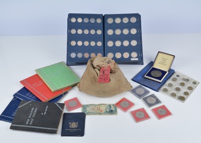 Lot 55 - A collection of British and world coinage