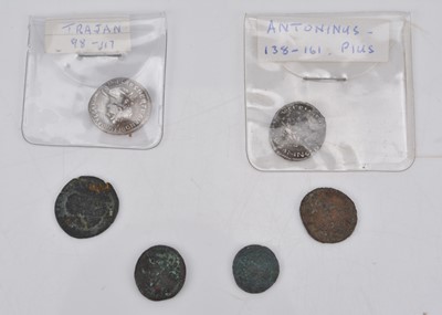 Lot 87 - A collection of six Roman coins