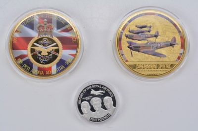 Lot 88 - A collection of RAF related medallions