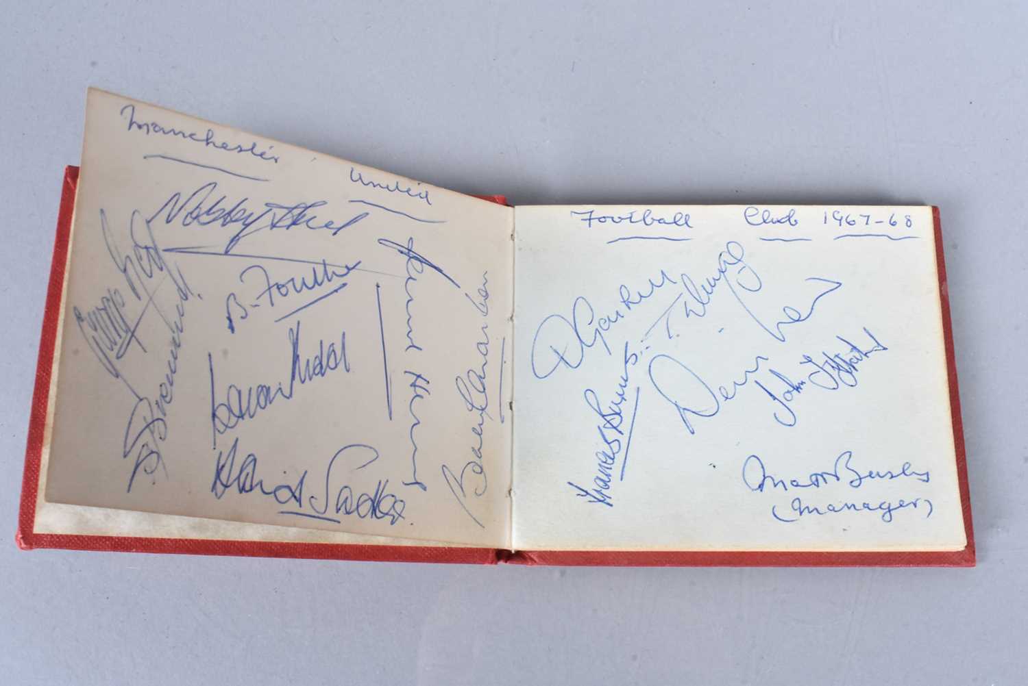 Lot 101 - Manchester United Autographs 1967/68