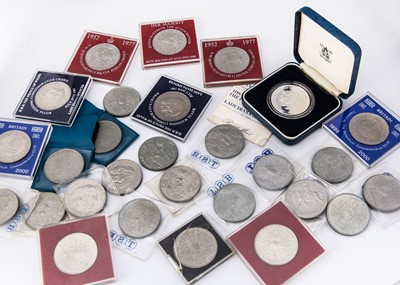 Lot 123 - A small collection of modern British coinage