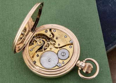 Lot 29 - A George V period 9ct gold half hunter pocket watch