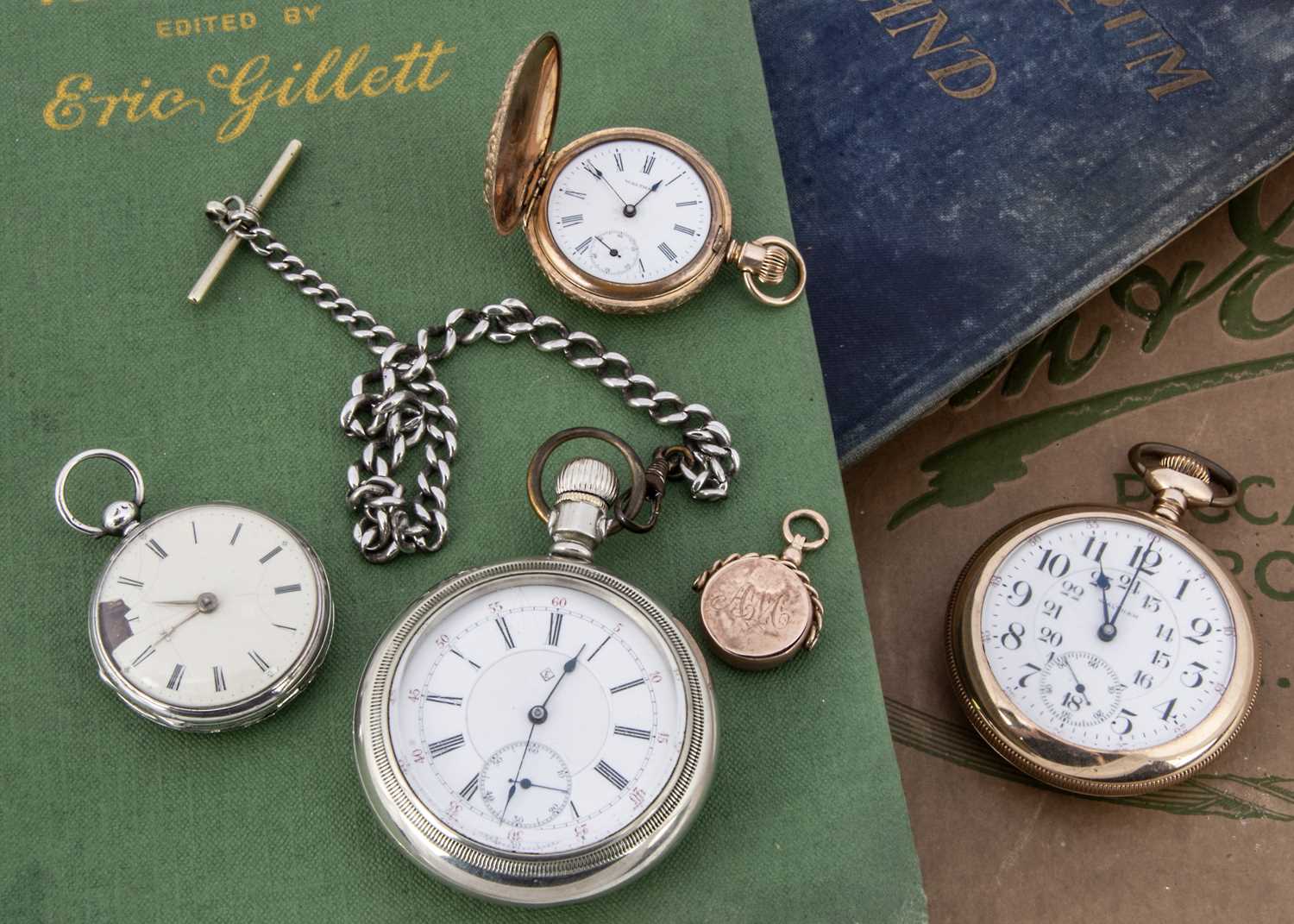 Lot 30 - Four pocket watches and a 9ct gold spining fob seal