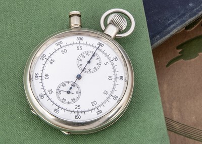Lot 81 - A British military issue stopwatch
