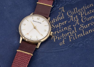 Lot 122 - A c1960s Smiths Astral manual wind 9ct gold cased wristwatch